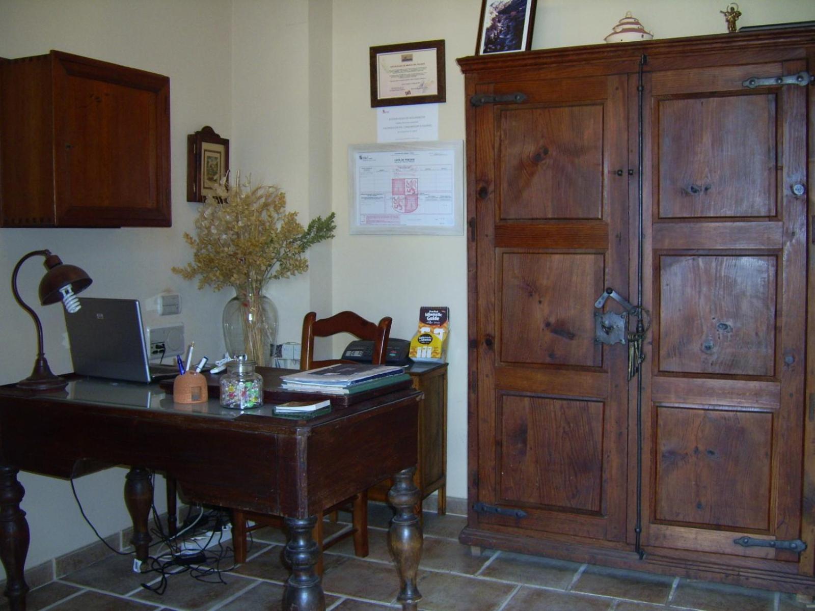 Отель Mesa Del Conde San Felices de los Gallegos Экстерьер фото