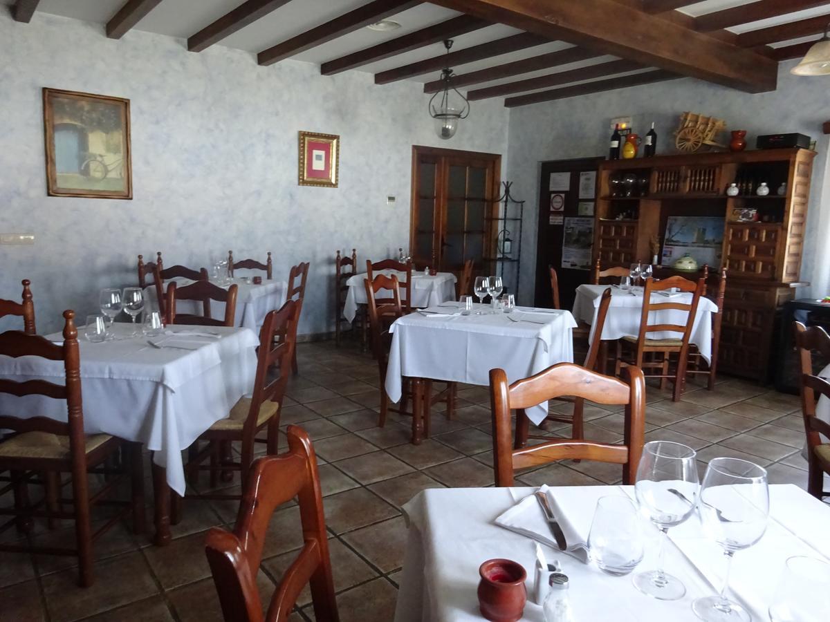 Отель Mesa Del Conde San Felices de los Gallegos Экстерьер фото